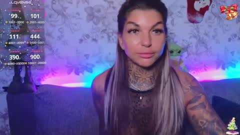Snapshot of perfecttbaby77n chatting on December 14, 10:13 am Anna online show from December 14, 10:13 am