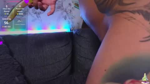 Snapshot of perfecttbaby77n chatting on December 9, 1:24 pm Anna online show from December 9, 1:24 pm