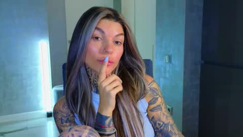 Snapshot of perfecttbaby77n chatting on September 22, 9:13 am Anna online show from September 22, 9:13 am