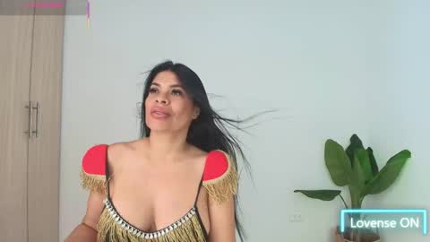 PERLA online show from October 4, 5:55 pm