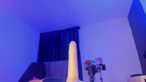 Snapshot of perlaa7 chatting on September 23, 12:04 am Perla online show from September 23, 12:04 am