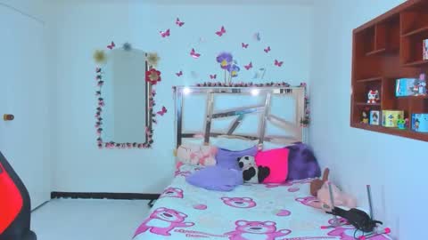 PERLA online show from December 19, 3:46 am