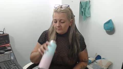 Snapshot of perlagoloza05 chatting on September 14, 4:37 am goloza online show from September 14, 4:37 am