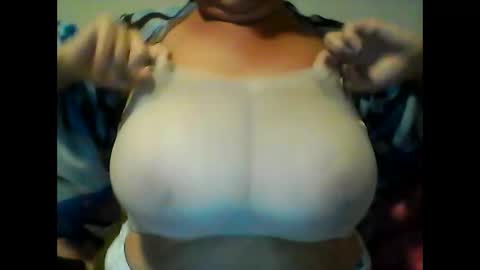 Snapshot of perlita070822 chatting on February 1, 4:24 am perlita070822 online show from February 1, 4:24 am