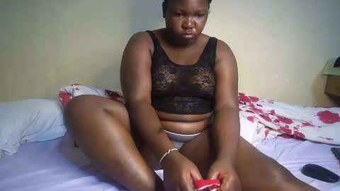 Snapshot of perpetual_doll chatting on February 19, 3:17 am perpetual_doll online show from February 19, 3:17 am