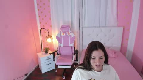 Snapshot of persefone_saira chatting on September 26, 9:39 am Marie online show from September 26, 9:39 am