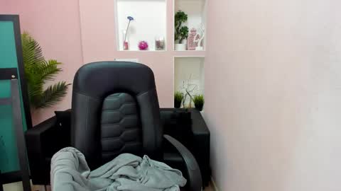 horror flying on the wings of the night.... online show from January 17, 5:11 pm