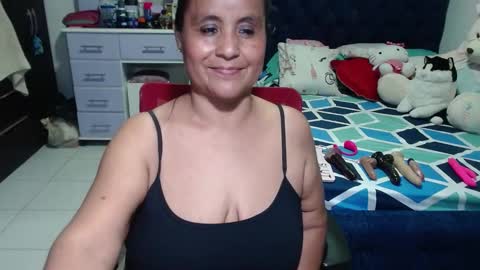 Snapshot of pervert_mommy_x chatting on October 13, 1:35 pm SAMY online show from October 13, 1:35 pm