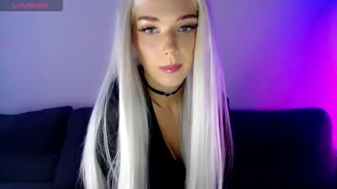 Isabella online show from December 6, 10:55 am