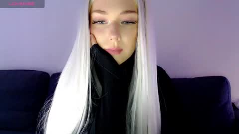 Isabella online show from January 4, 9:00 am