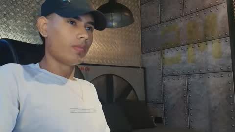 petersanders1 online show from November 25, 11:20 am