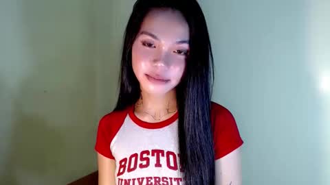 Snapshot of petite_angelx chatting on October 12, 10:19 am angel online show from October 12, 10:19 am