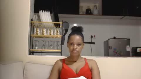 petite_beroh online show from April 13, 11:09 pm