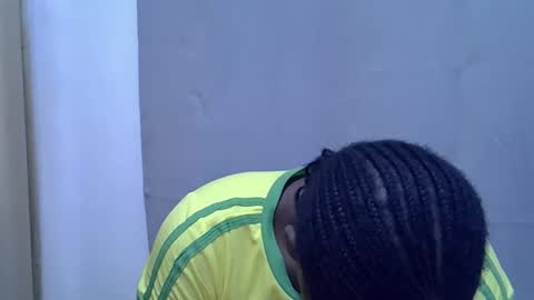 Snapshot of petite_melan chatting on September 16, 11:23 am petite_melan online show from September 16, 11:23 am