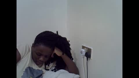 petite_melan online show from November 21, 12:25 pm