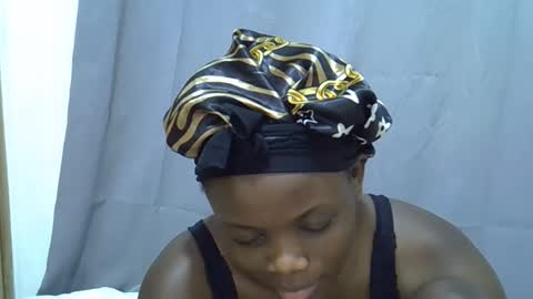 Snapshot of petite_melan chatting on September 27, 11:35 pm petite_melan online show from September 27, 11:35 pm