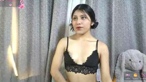 petite paola online show from November 28, 11:34 pm