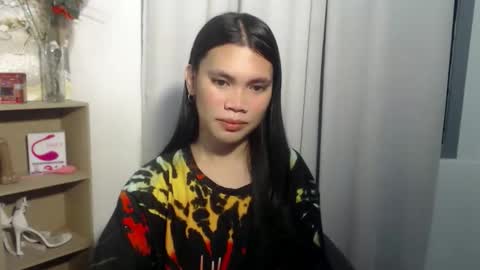 petite_pauline online show from February 15, 11:53 am