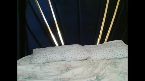 petite_shan online show from February 21, 7:00 am