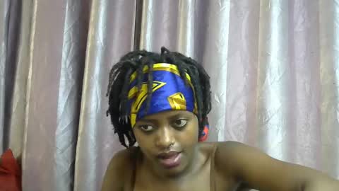 petite_star2 online show from December 15, 8:05 pm