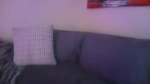 petite treat  online show from March 7, 7:08 am