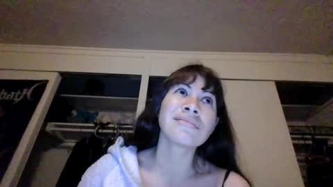 Snapshot of petitedoll30 chatting on February 8, 4:25 am Petitedoll30 online show from February 8, 4:25 am