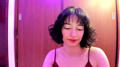 Lunna online show from December 8, 3:40 am