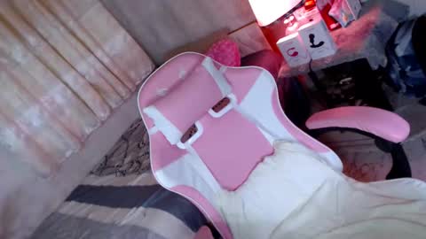 ellah online show from October 26, 1:06 am