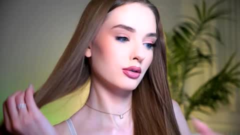 Petitegonwiild online show from November 7, 9:28 pm