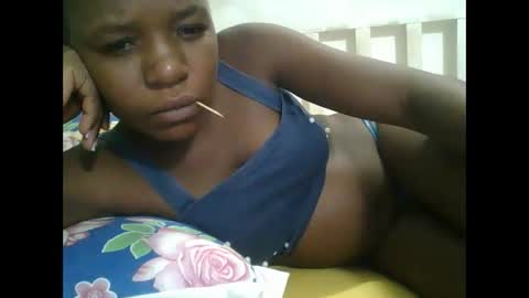 petitesweetchiq online show from January 10, 7:41 pm