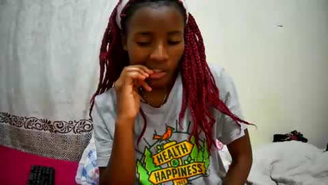 Snapshot of petitetasha chatting on September 23, 12:43 pm petitetasha online show from September 23, 12:43 pm