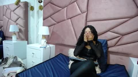 Moon  online show from October 26, 6:07 pm