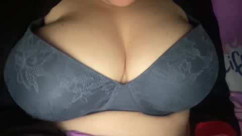 peular online show from April 6, 10:22 pm