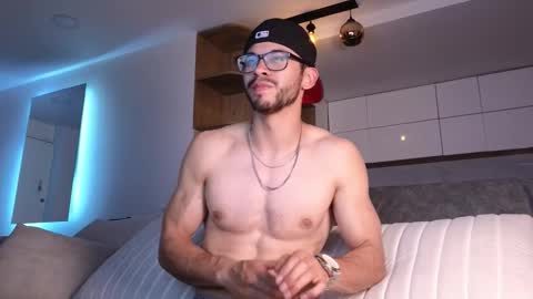 phantom_bigger1 online show from January 5, 11:30 pm