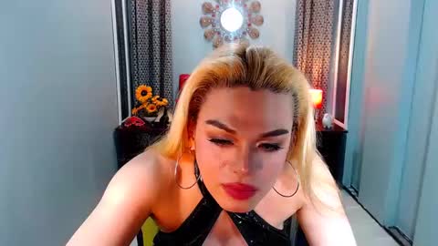 Snapshot of phenominalduodiva chatting on February 23, 7:28 pm cervena online show from February 23, 7:28 pm