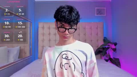 Snapshot of phillicious_ chatting on September 24, 11:00 pm Phillip online show from September 24, 11:00 pm