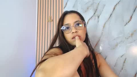 piagelvez_ online show from November 27, 11:56 pm