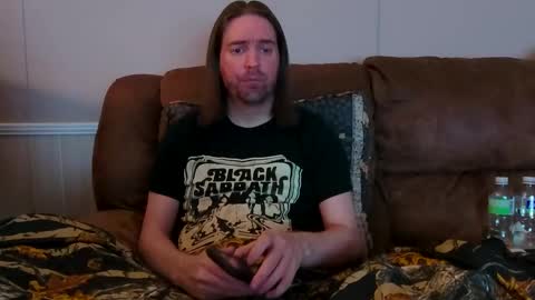 Snapshot of pianoman423 chatting on February 14, 3:00 am Jay online show from February 14, 3:00 am