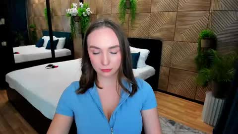 Emelie online show from October 1, 9:02 pm