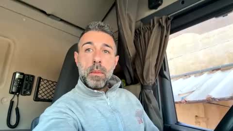 pierotu online show from April 10, 5:24 am