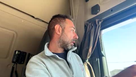 Snapshot of pierotu chatting on October 9, 8:09 am pierotu online show from October 9, 8:09 am