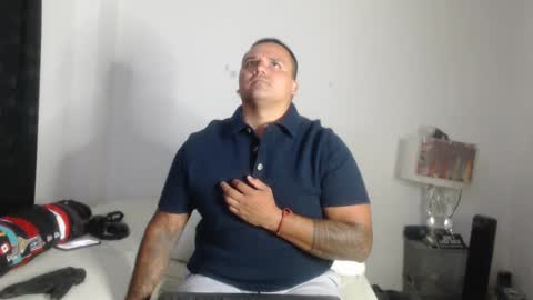 pikoro_gomez online show from March 4, 10:49 pm