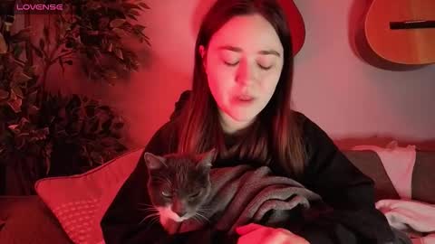 PilloGoddess online show from January 11, 12:44 pm