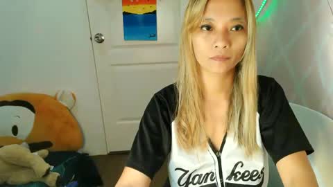 Snapshot of pinay_beauty14 chatting on February 22, 3:25 pm pinay beauty14 online show from February 22, 3:25 pm
