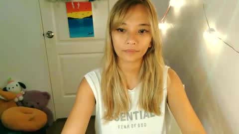 Snapshot of pinay_beauty14 chatting on February 17, 11:00 pm pinay beauty14 online show from February 17, 11:00 pm