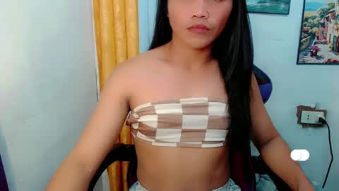 Snapshot of pinay_cristine chatting on February 9, 7:09 pm pinay_cristine online show from February 9, 7:09 pm