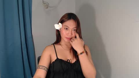 Snapshot of pinay_jenxx chatting on February 16, 9:27 pm Jen online show from February 16, 9:27 pm