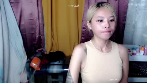 Snapshot of pinay_romancee chatting on February 6, 9:43 am pinay_romancee online show from February 6, 9:43 am