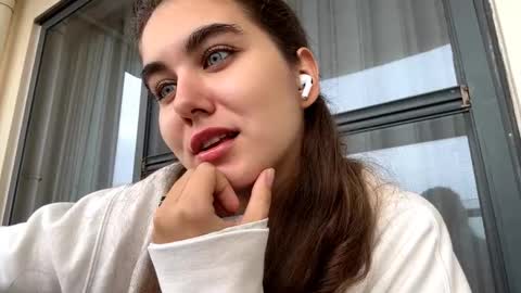 Susie online show from December 15, 4:41 am