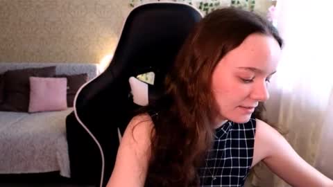 Stephanie online show from March 18, 6:19 am